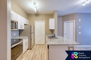 4641-4128 Avenue Northeast - 3107 Ave in Calgary, AB - Building Photo