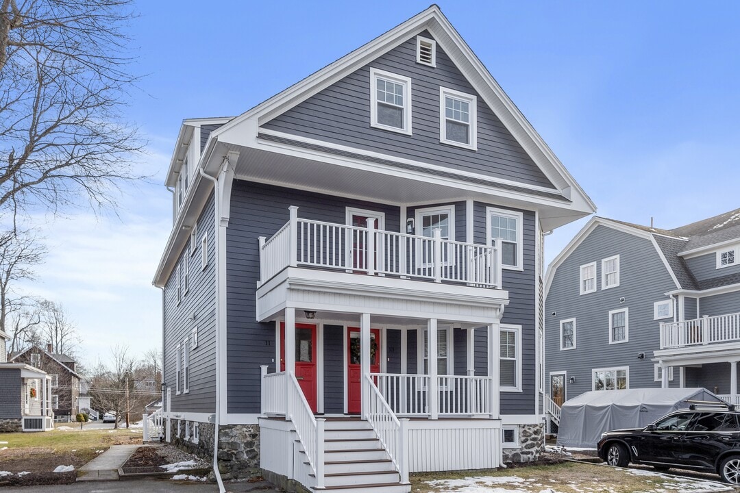 13 Willow St in Concord, MA - Building Photo