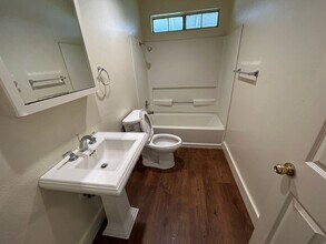 829 E Bush St in Hanford, CA - Building Photo - Building Photo