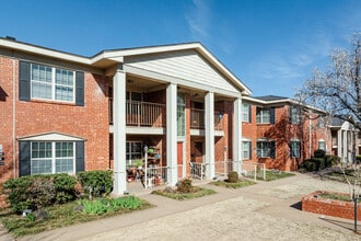 Tara Condominiums in Oklahoma City, OK - Building Photo - Building Photo