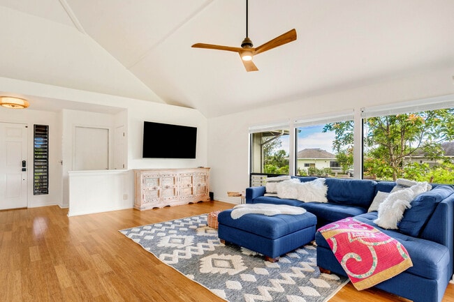 property at 3807 Iluna Pl
