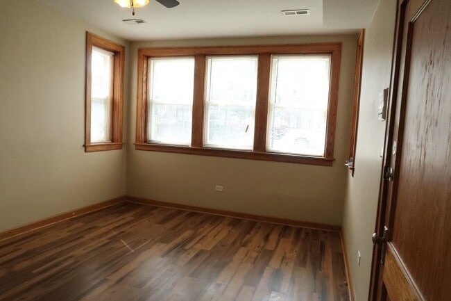 4446 W Walton St in Chicago, IL - Building Photo - Building Photo