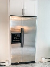 384 Fellsway W, Unit 1 in Medford, MA - Building Photo - Building Photo