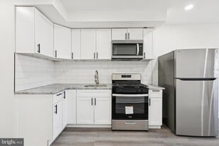 746 Pine St in Camden, NJ - Building Photo