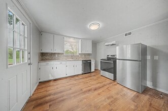 310 Powers St in Nacogdoches, TX - Foto de edificio - Building Photo