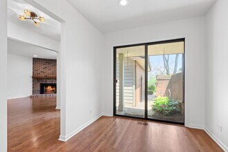 234 W Grant Village in Hinsdale, IL - Building Photo - Building Photo