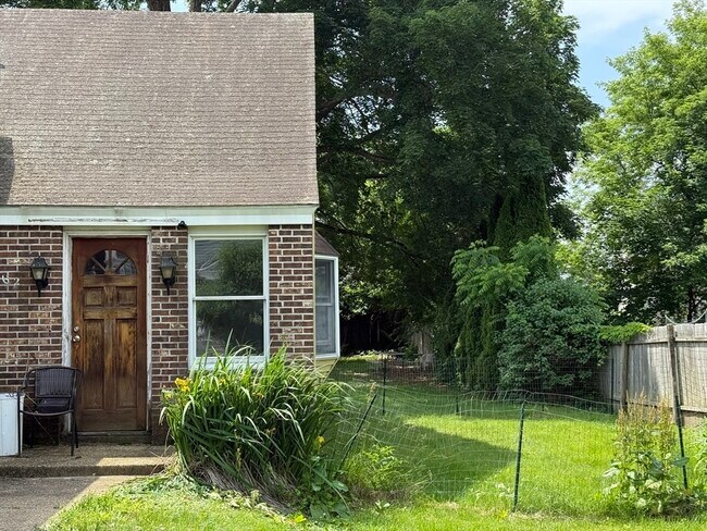 62 Pleasant St in Ware, MA - Building Photo - Building Photo