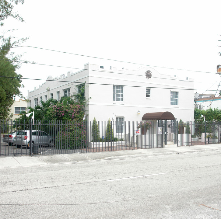 577 NE 62nd St in Miami, FL - Building Photo