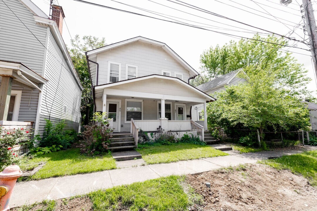 45-47-47 W Moler St in Columbus, OH - Building Photo
