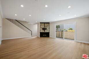 4710 La Villa Marina in Marina Del Rey, CA - Building Photo