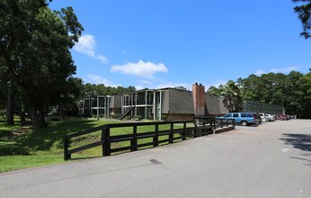 Reserve at Forest Ridge in Conroe, TX - Foto de edificio - Building Photo