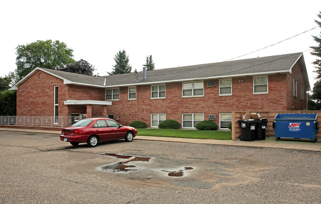 Karl Dale Apartments in Roseville, MN - Building Photo - Building Photo