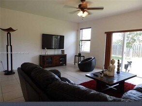 8963 SW 215th Ln in Cutler Bay, FL - Building Photo - Building Photo