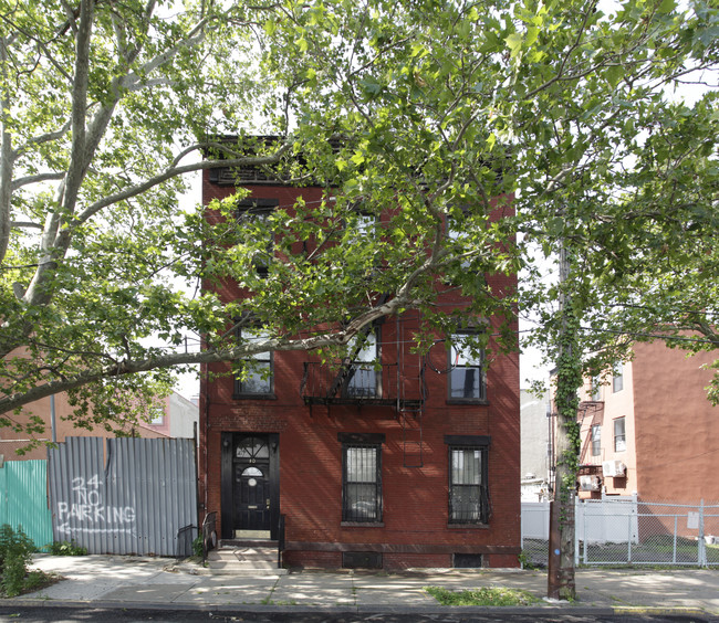 10 Coles St in Brooklyn, NY - Building Photo - Building Photo