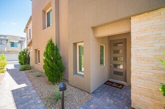 600 N Carriage Hill Dr in Las Vegas, NV - Building Photo - Building Photo