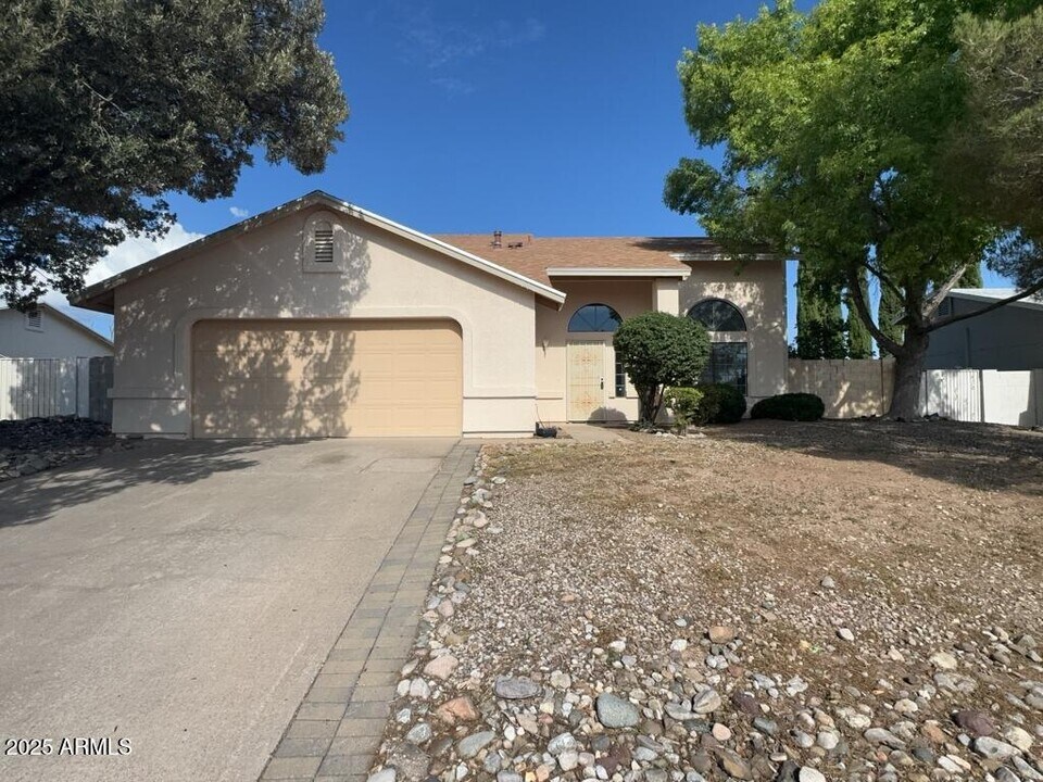 3274 Ridge Crest St in Sierra Vista, AZ - Building Photo