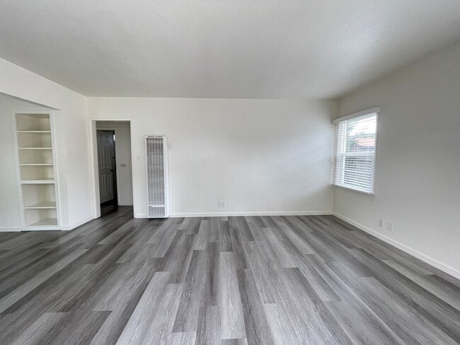 320 S H St in Lompoc, CA - Building Photo - Building Photo