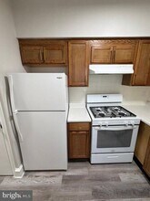 7092 Forrest Ave in Philadelphia, PA - Building Photo - Building Photo