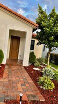 5570 Quiet Lake Pl in Westlake, FL - Building Photo