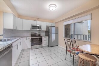 901 SW 141st Ave in Pembroke Pines, FL - Building Photo - Building Photo