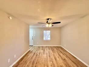 705 S Porter Ave in Tyler, TX - Building Photo - Building Photo