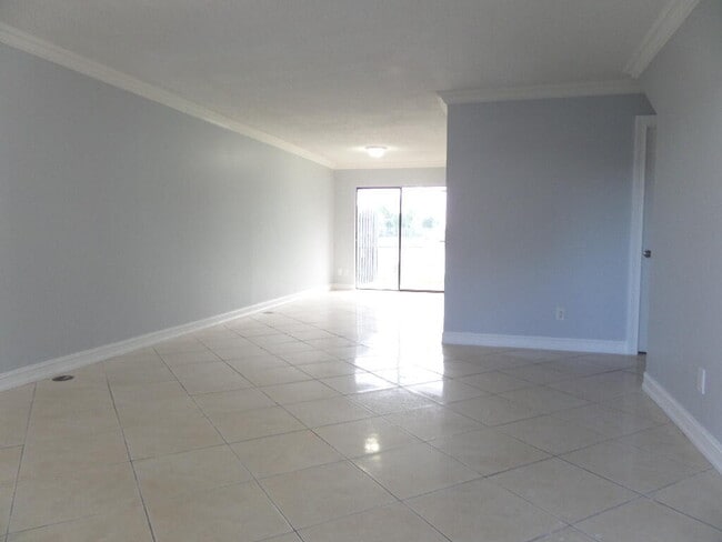 2503 Seaside Dr in Greenacres, FL - Building Photo - Building Photo