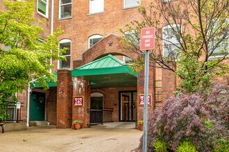 The Mill At Little Falls in Little Falls, NJ - Foto de edificio - Building Photo