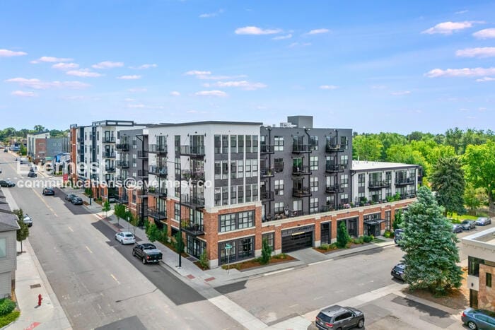 3500 S Corona St in Englewood, CO - Building Photo