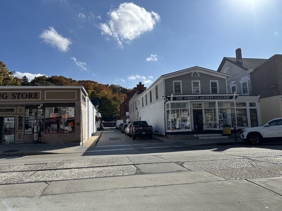 5 School St in Northport, NY - Foto de edificio