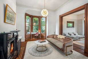 2234 NW Johnson St in Portland, OR - Building Photo