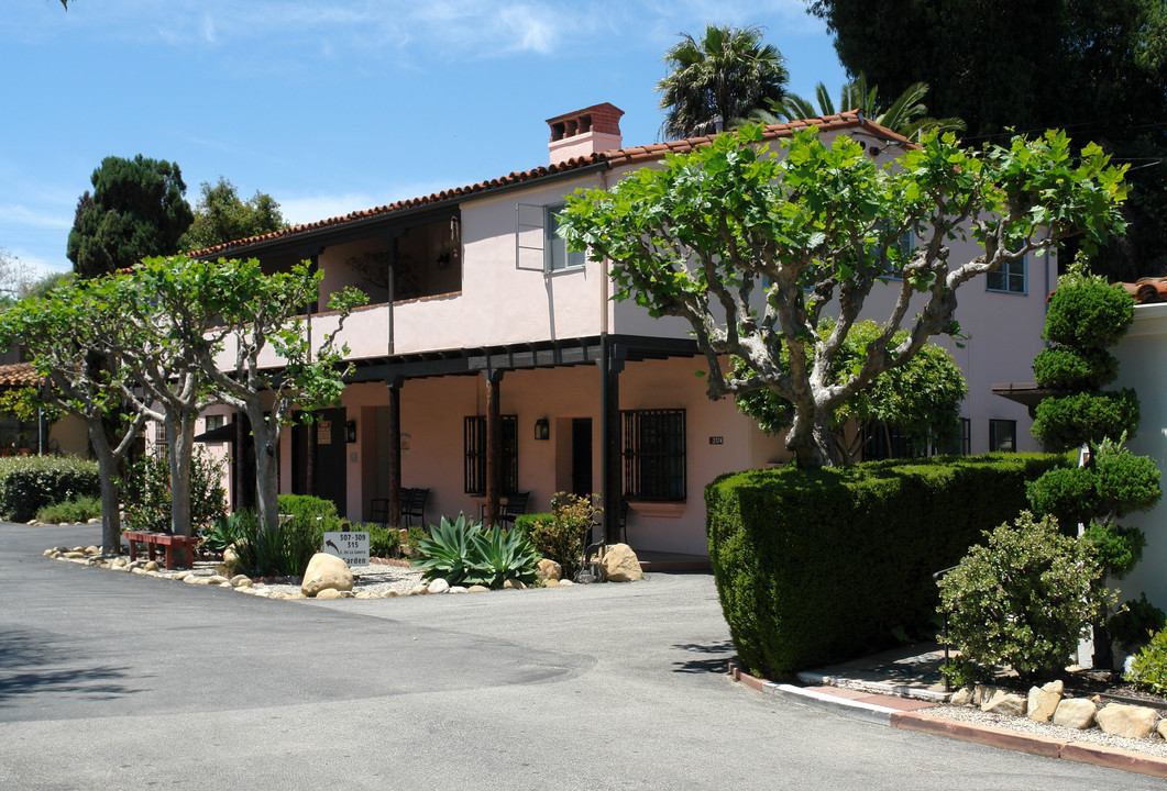 Laguna Cottages For Seniors in Santa Barbara, CA - Foto de edificio