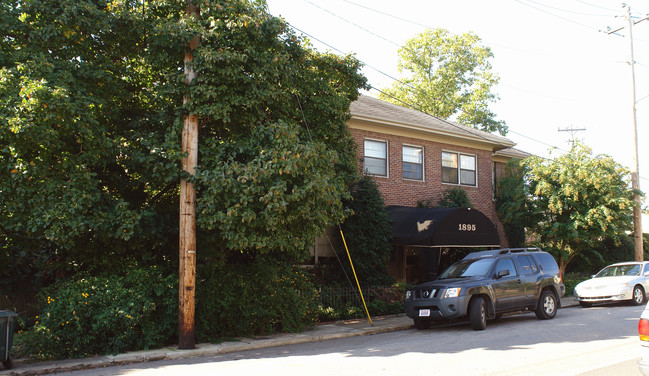 1895 Linden Ave in Memphis, TN - Foto de edificio - Building Photo