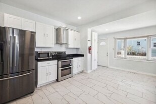 79 19th St in Lowell, MA - Building Photo