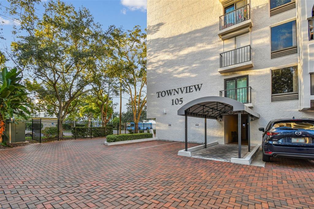 105 4th Ave NE in St. Petersburg, FL - Foto de edificio