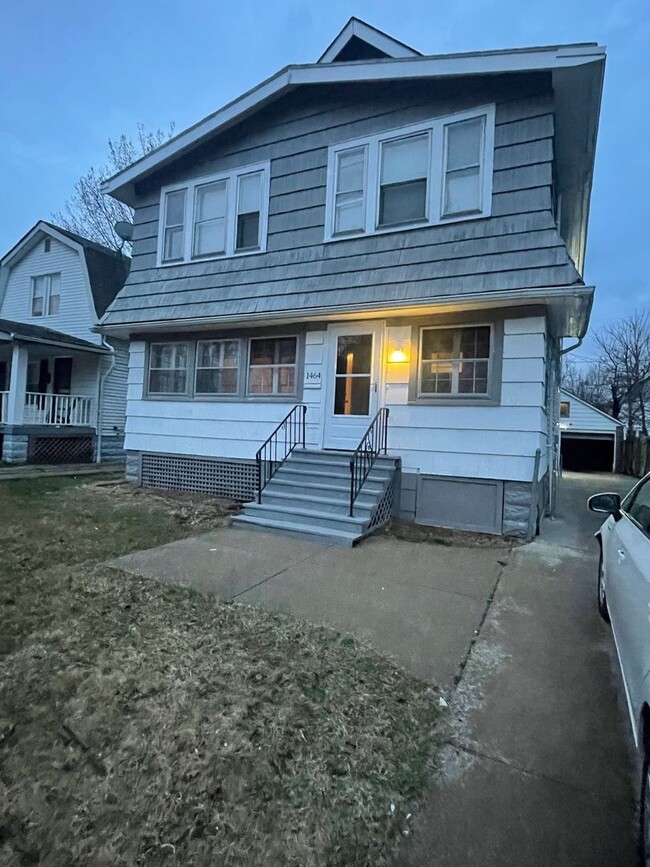 property at 1462 E 175th St