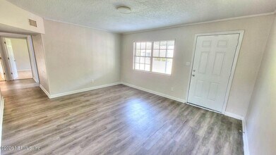 9172 11th Ave in Jacksonville, FL - Building Photo - Building Photo