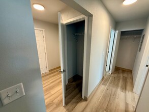 1725 SW Barton St in Seattle, WA - Building Photo - Building Photo