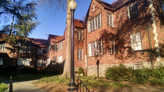 property at 1765 Peachtree St NE