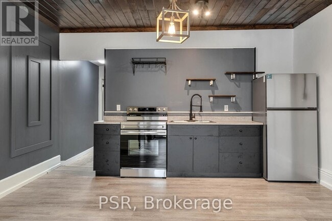 43 Manitoba St in Bracebridge, ON - Building Photo - Building Photo