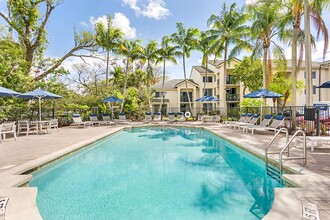 New River Cove Apartments in Davie, FL - Foto de edificio - Building Photo