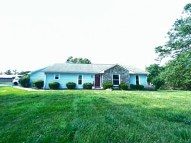 3905 Carriage Hill Dr in Crestwood, KY - Building Photo