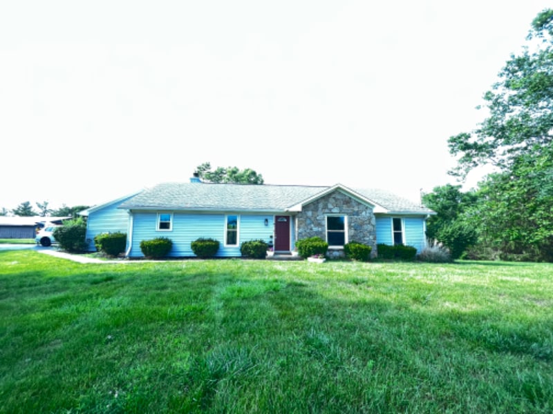 3905 Carriage Hill Dr in Crestwood, KY - Building Photo