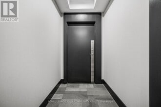 7895 Jane St in Vaughan, ON - Building Photo - Building Photo