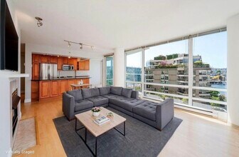 1500 Hornby St in Vancouver, BC - Building Photo - Building Photo