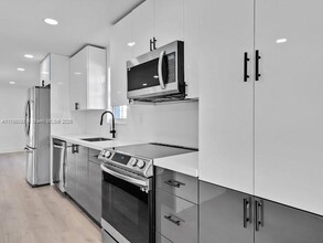 407 NW 45th St in Miami, FL - Building Photo - Building Photo
