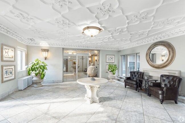 901 W Argyle St in Chicago, IL - Foto de edificio - Building Photo