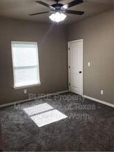 3011 Enchanted Rd in Granbury, TX - Building Photo - Building Photo