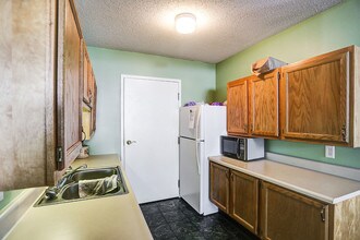 Laurel Terrace in Clyde, OH - Building Photo - Building Photo