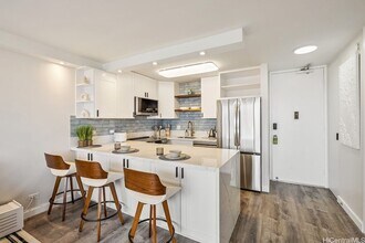 411 Hobron Ln in Honolulu, HI - Building Photo - Building Photo