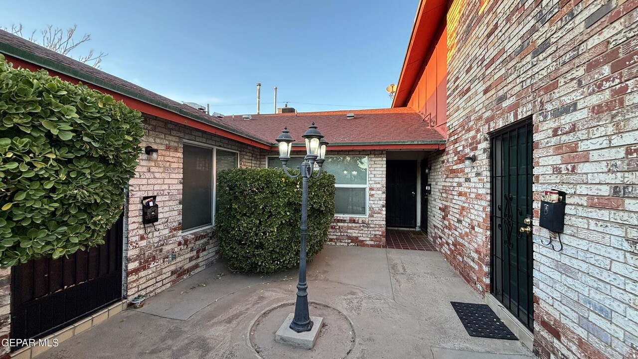 10529 Gran Cima Ln in El Paso, TX - Building Photo